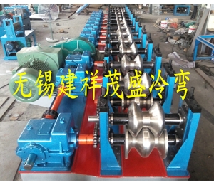 兩波護(hù)欄板成型設(shè)備