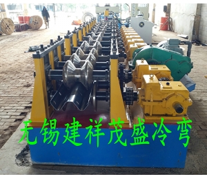 公路護欄板成型設備