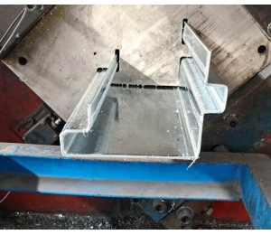 集裝箱活動房型鋼成型機(jī)