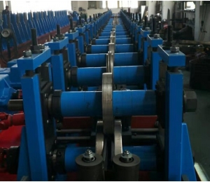抗震支架成型機(jī)